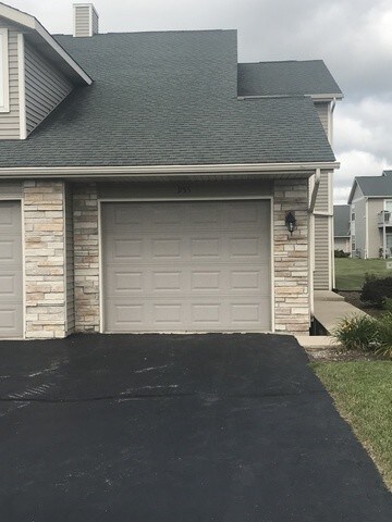 Building Photo - 955 Penny Ln