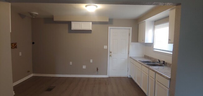 Foto del edificio - 5730 N 62nd St