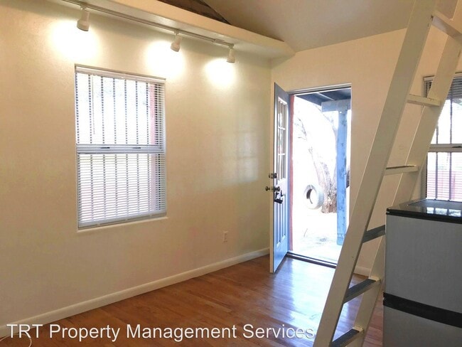 Building Photo - 135-147 N Santa Rita Ave