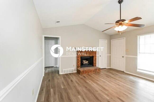 Foto del edificio - 3 Bedroom Pet-Friendly Home in Olive Branch, MS with Main Street Renewal