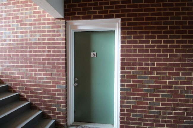 Photo - Great Two Bedroom Condo Available - 1010-5 Blueridge Dr.