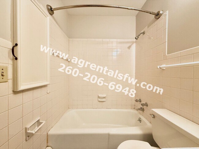 Foto del edificio - 901-931 West Brookwood Court