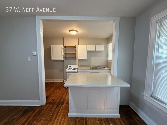 Foto del edificio - 37 W Neff Ave