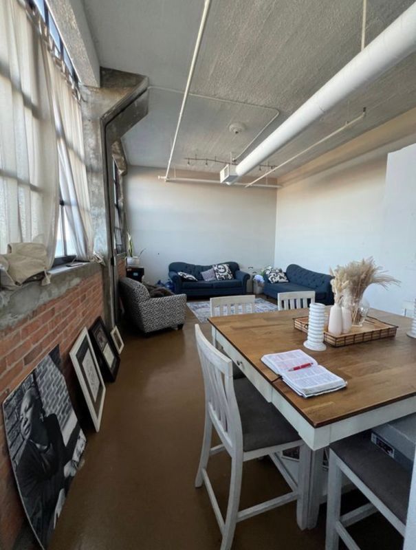 Foto del edificio - 6533 E Jefferson Ave