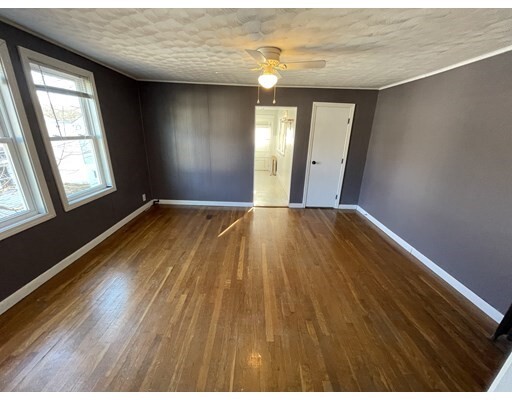 Building Photo - 147 Hartford St