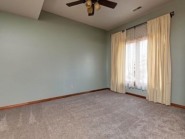 Building Photo - Executive 4 Bedroom 4 Bath 3+ Car Garage -...