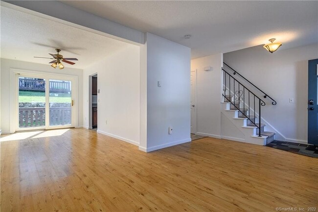Building Photo - 20 Canterbury Ct