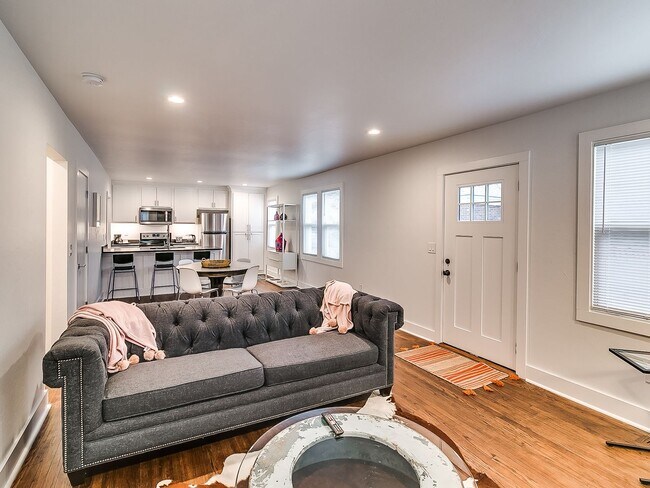 Foto del edificio - Heart of Plaza District