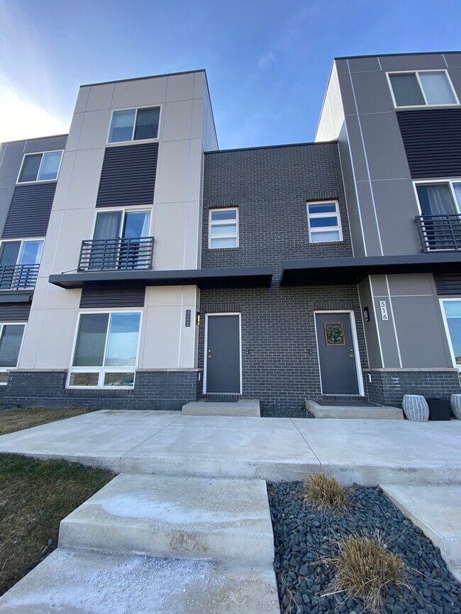 Foto del edificio - Beautiful Townhome for Rent