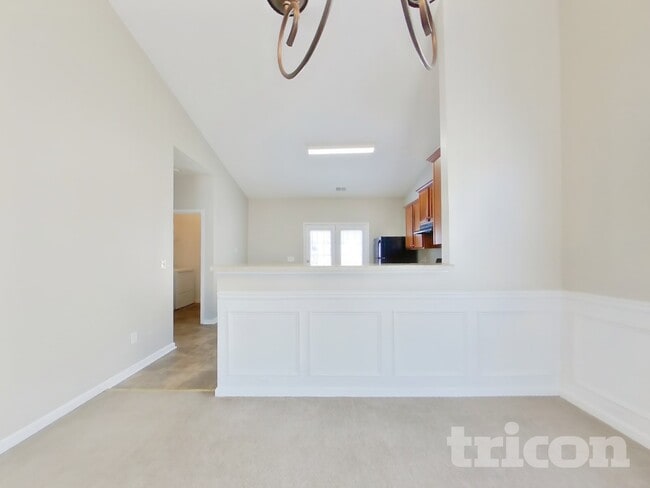 Building Photo - 1427 Wilshire Way