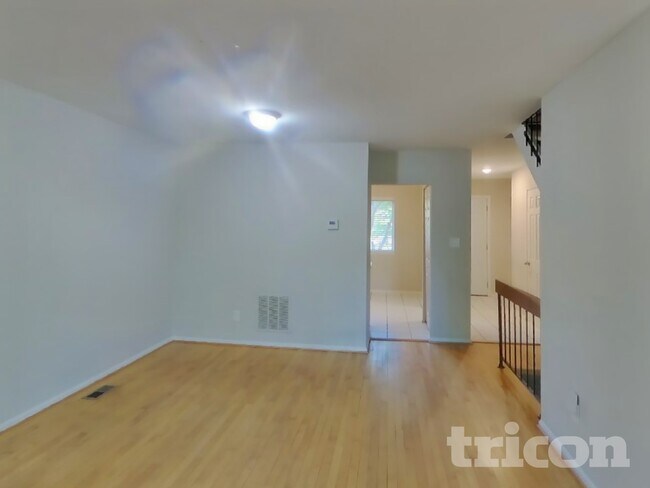 Foto del edificio - 337 Wye Mill Ct