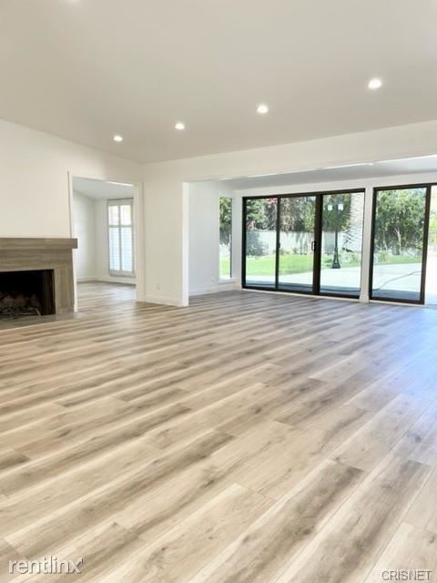 Building Photo - 4 br, 2.5 bath House - 17601 Osborne St