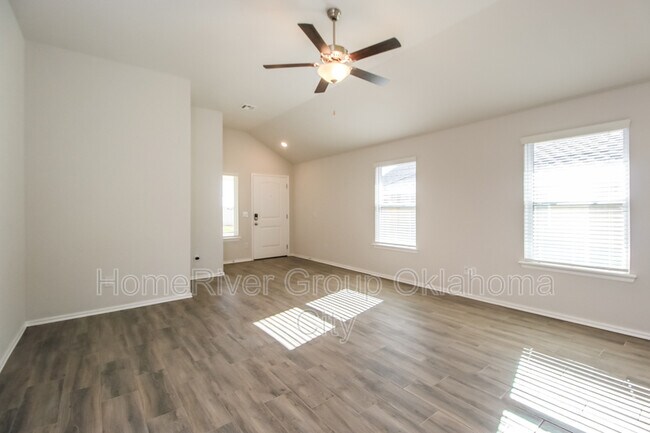 Building Photo - 9233 SW 45th Terrace