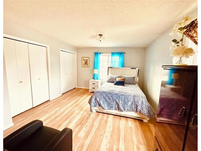 Foto del edificio - 504 Crestview Dr S