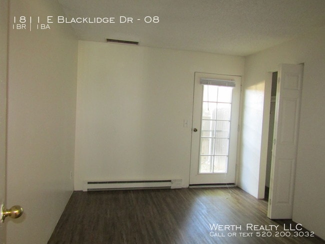 Building Photo - 1811 E Blacklidge Dr