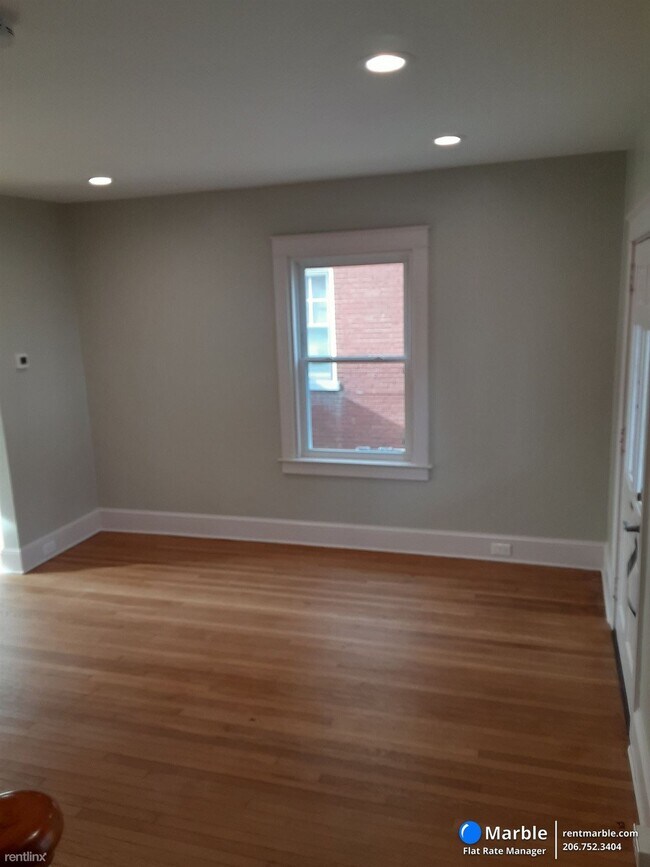 Building Photo - 2 br, 1.5 bath House - 1222 Elm Ave