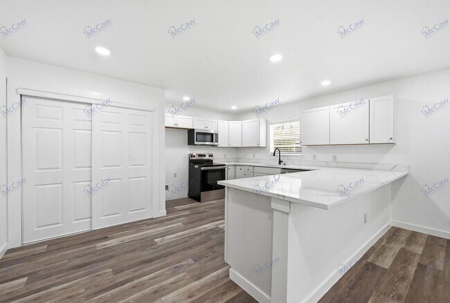 Foto del edificio - 5901 Farnsworth Ave