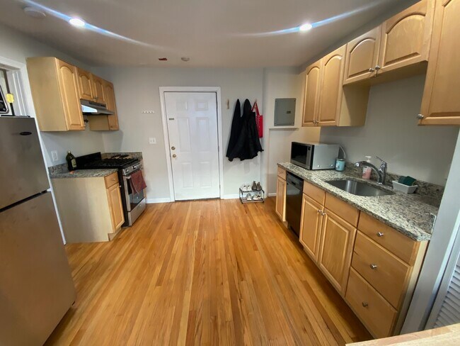 Foto del edificio - 224 Hanover St