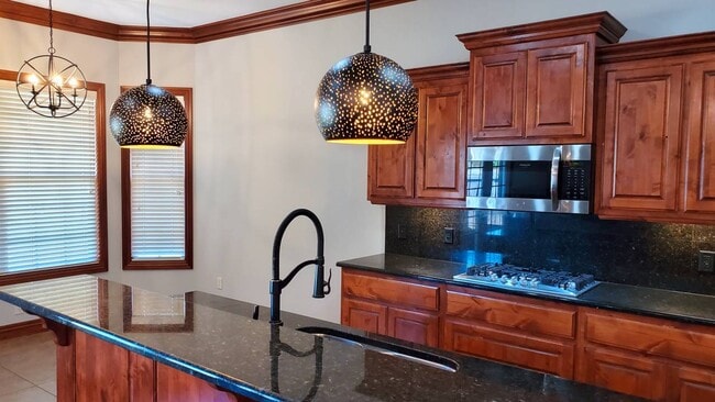 Building Photo - 4105 SW Staverton Dr