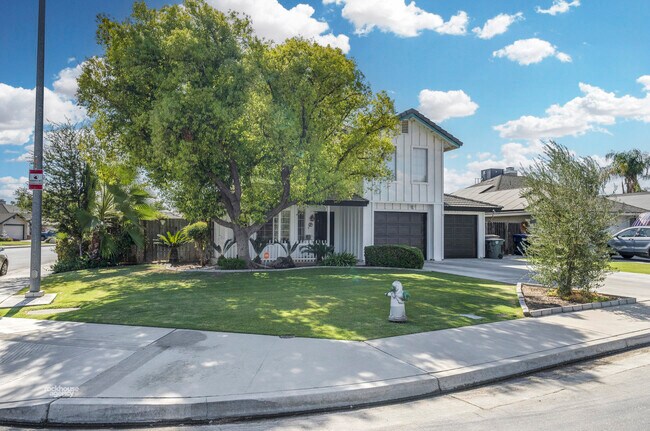 Foto del edificio - 3701 Little Falls Ct