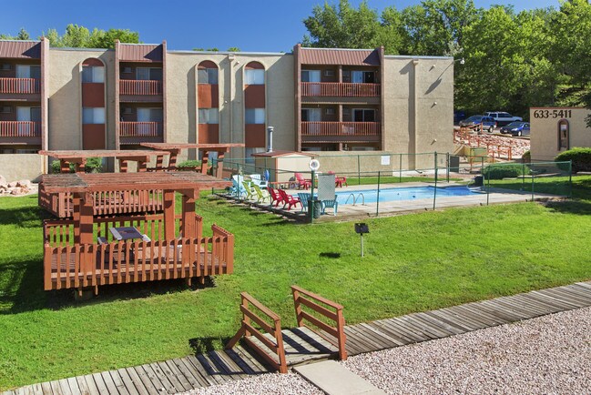 Mountain Shadows Apartments Colorado Springs Co Apartments Com