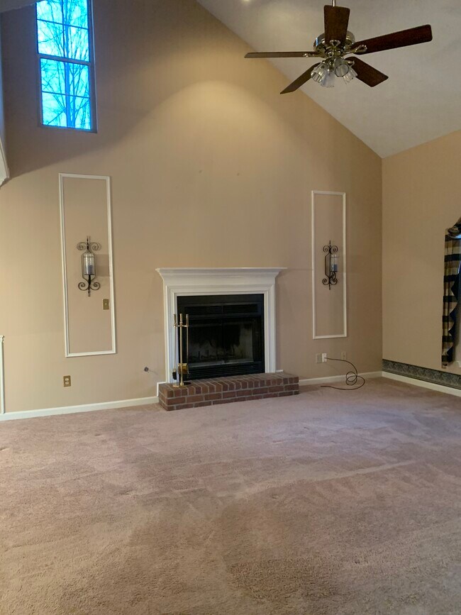 Family Room - 2078 Kelvin Dr