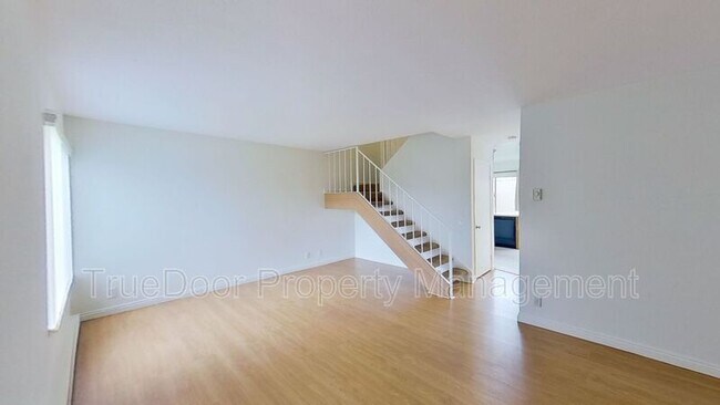 Building Photo - 3061 S Sycamore St