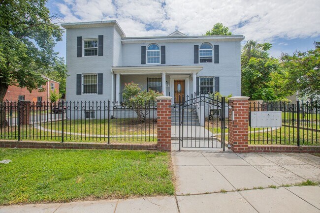 Building Photo - 4915 Nannie Helen Burroughs Ave NE