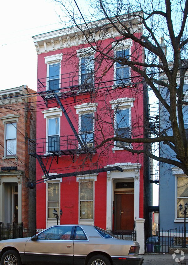 Foto del edificio - 817 Dayton St