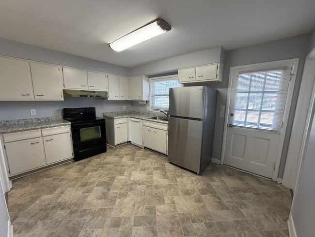 Building Photo - 125 Greenbriar Rd