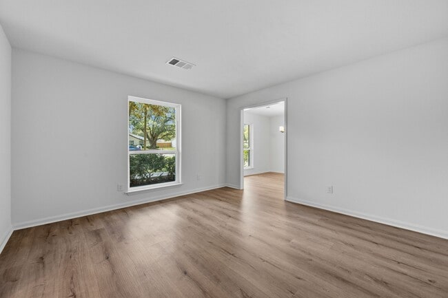 Building Photo - 210 Ridgemont Dr