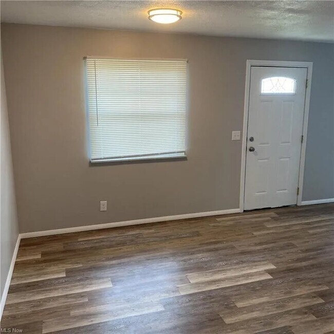 Foto del edificio - 533 Bon Air Ave