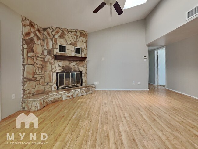 Building Photo - 405 Birchwood Dr