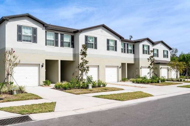 Building Photo - 3 BED - 2.5 BATH