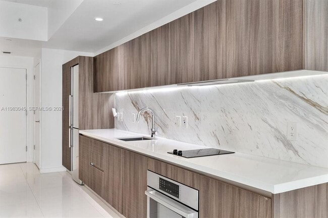 Building Photo - 851 NE 1st Ave