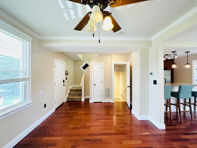Building Photo - 3 br, 3.5 bath House - 9500 BURTON AVE.
