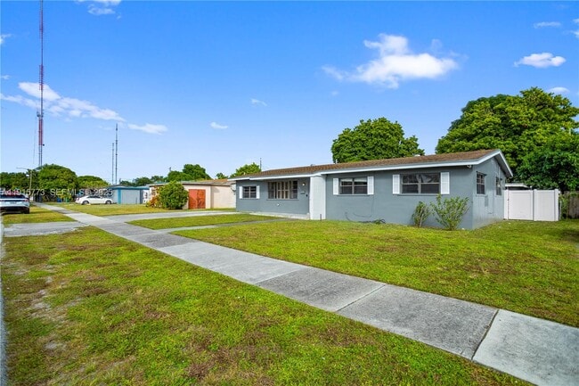 Building Photo - 19631 NW 6th Ct