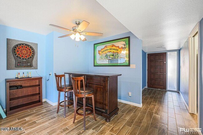 Building Photo - 401 Paladin Cir