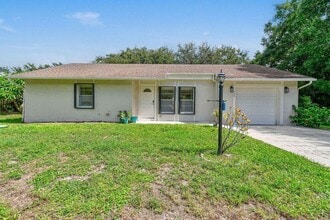 Building Photo - 109 SW Essex Dr