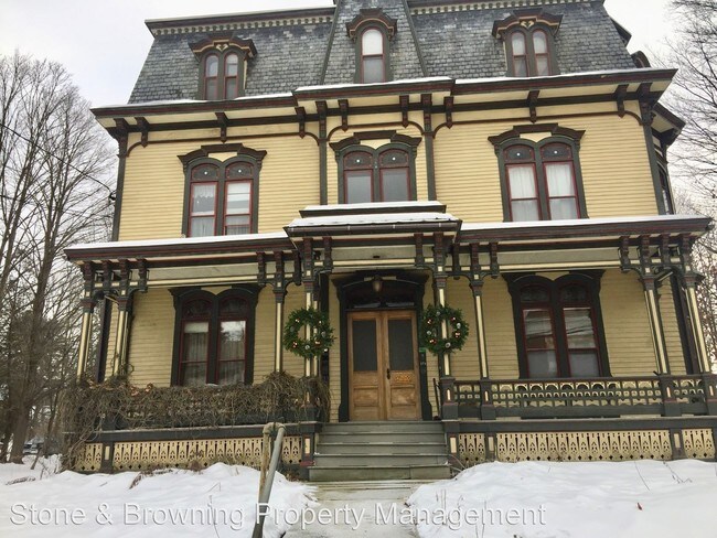 Building Photo - 171 Main St