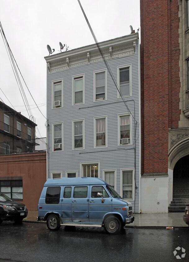 Foto del edificio - 50 Jordan Ave