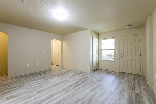 Foto del edificio - Heathers Cove - 7019 Heathers Pond, San An...