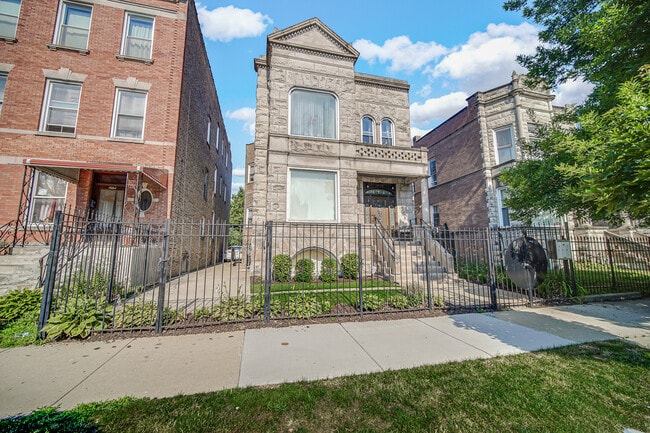 Building Photo - 1660 S Millard Ave