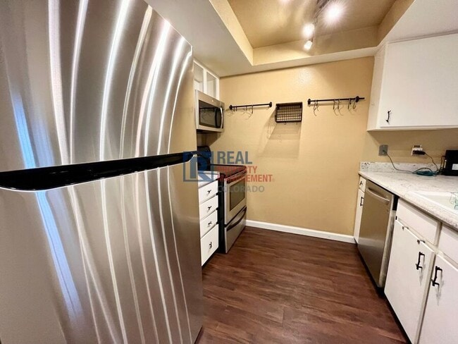 Building Photo - 14076 E Stanford Cir