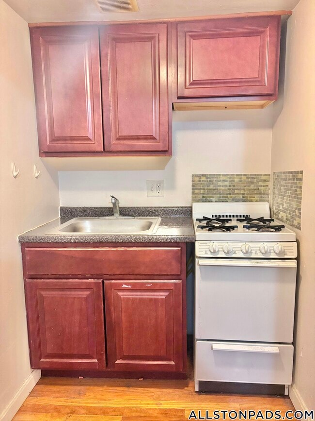 Building Photo - 153 Brighton Ave