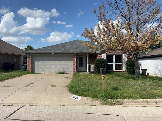 Photo - 5728 Shady Springs Trail House