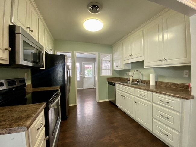 Building Photo - Clean and Updated rental in North Augusta