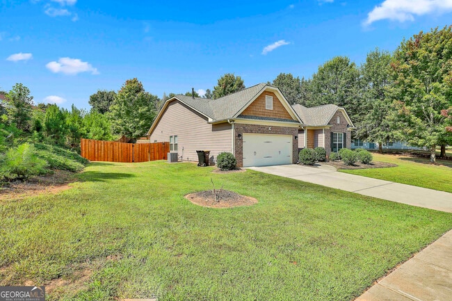 Building Photo - 205 Inverness Ave