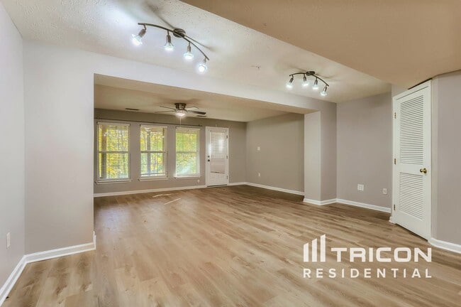 Foto del edificio - 5143 Spring Willow Ct