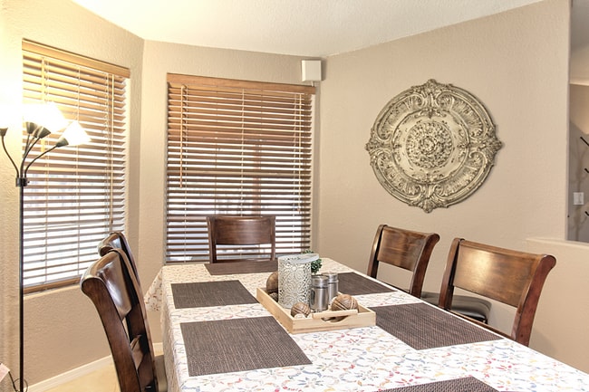 Building Photo - Furnished Two Bedroom Home